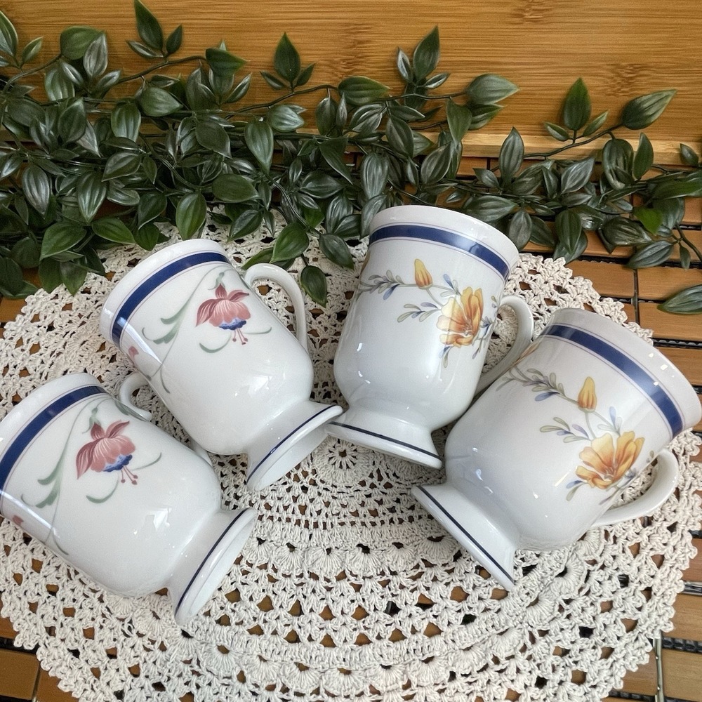 Vintage Princess House Fine Porcelain Pedestal Mugs Set 4 Poppy & Fuchsia Floral